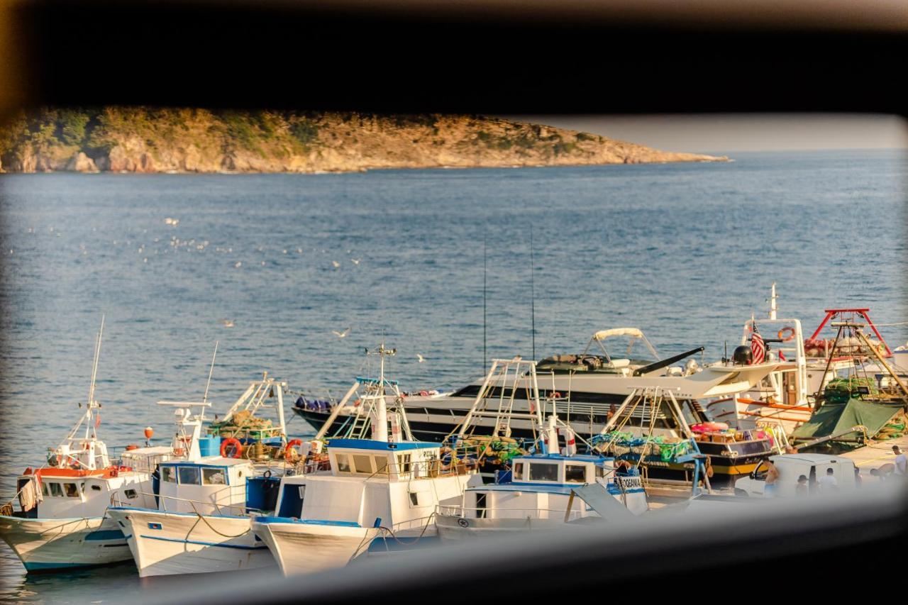 Rea Boutique Hotel Himare Exterior photo