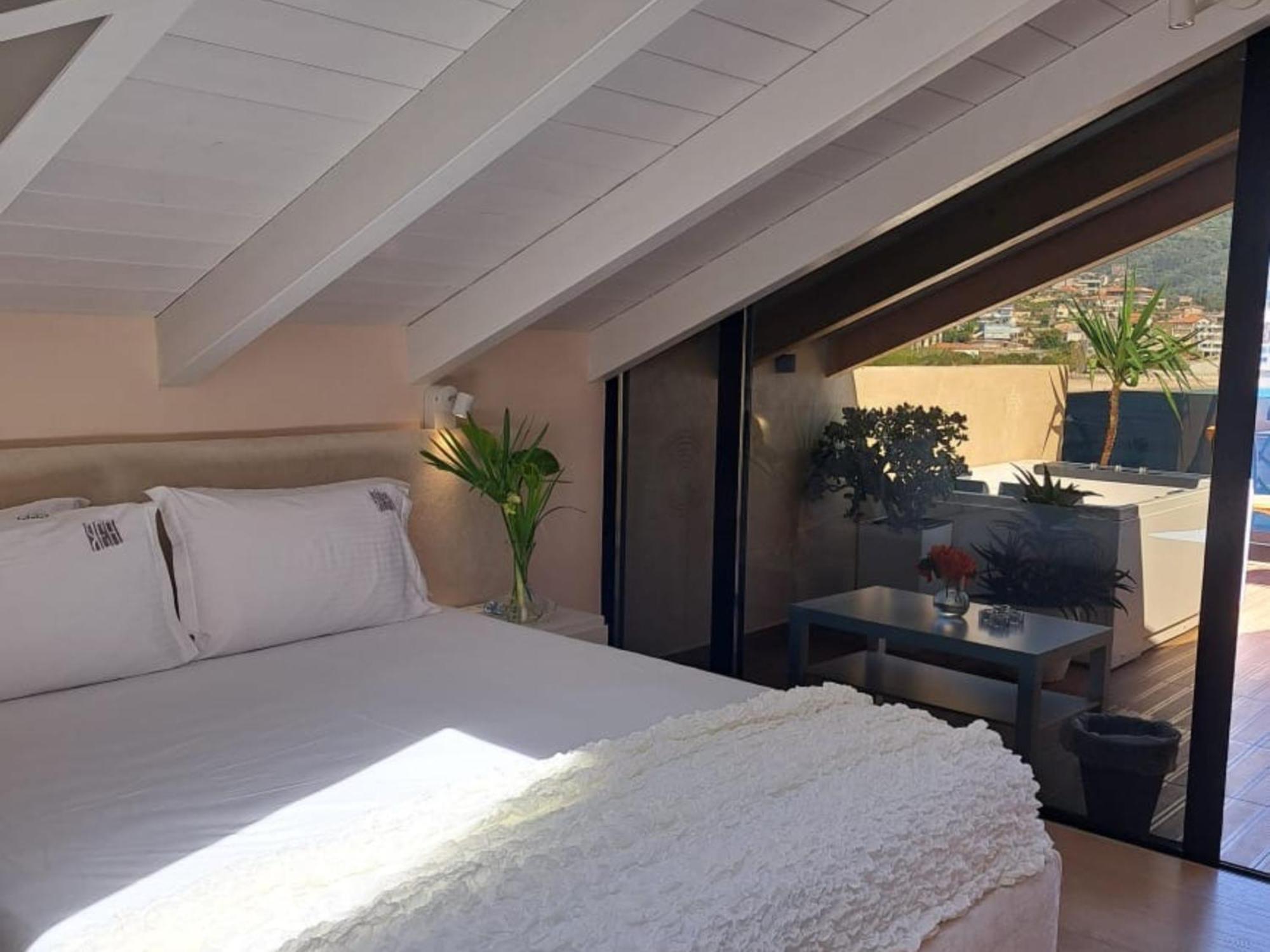 Rea Boutique Hotel Himare Exterior photo