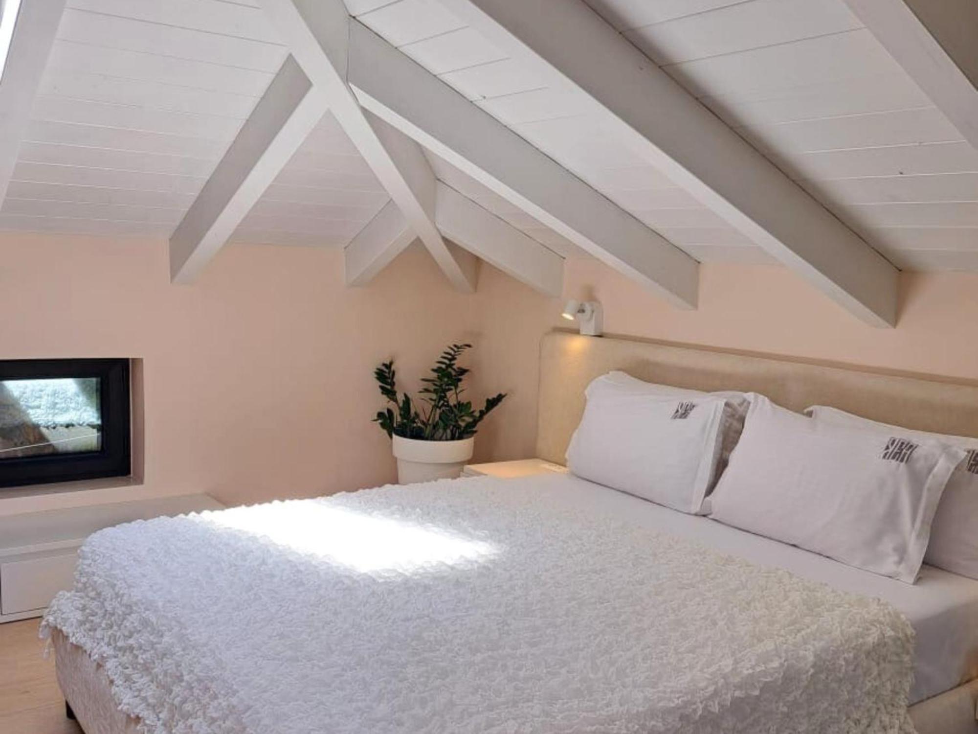 Rea Boutique Hotel Himare Exterior photo